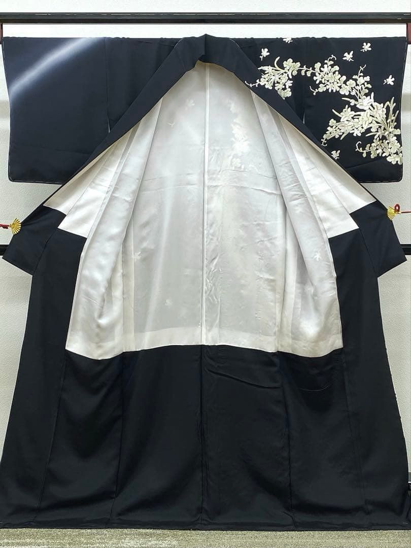 総刺繍 手刺繍 訪問着 カトレア 金糸 正絹 躾糸付き 総刺繍 手刺繍 訪問着 カトレア 金糸 正絹 躾糸付き K606 - メルカリ