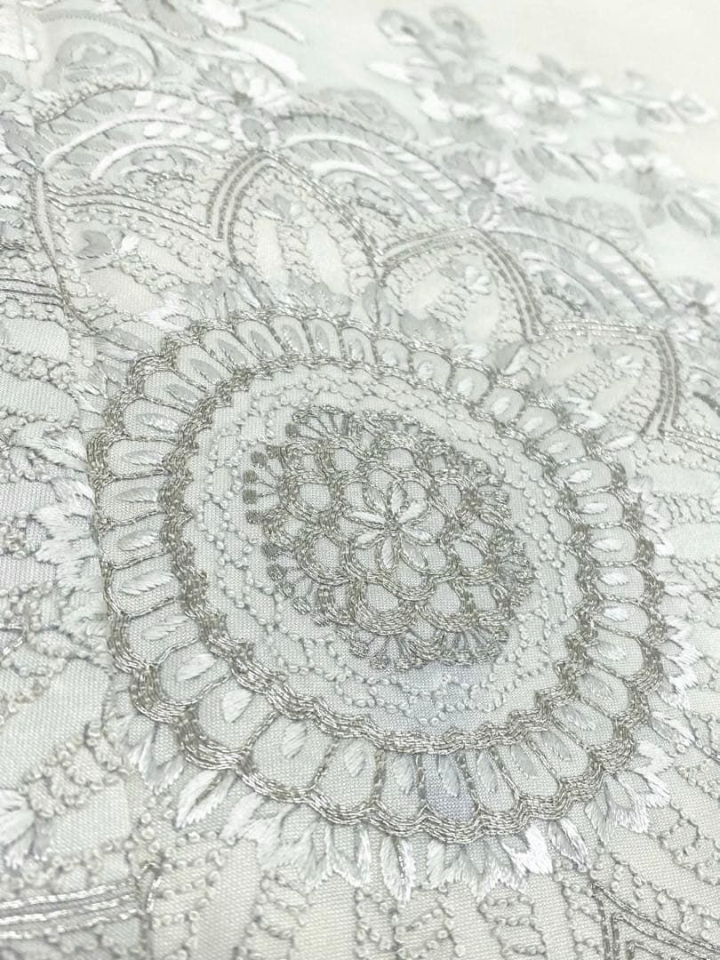 手刺繍 訪問着 銀通し 紋意匠 暈し染 金糸 桜文様 花文様 正絹 躾糸付き 手刺繍 訪問着 銀通し 紋意匠 暈し染 金糸 桜文様 花文様