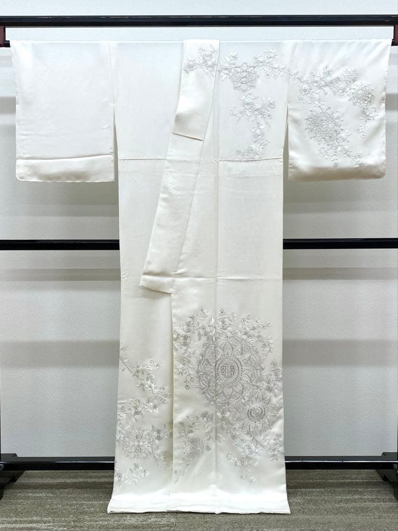 総刺繍 手刺繍 相良刺繍 訪問着 銀駒 銀糸 正絹 躾糸付き K603 - メルカリ