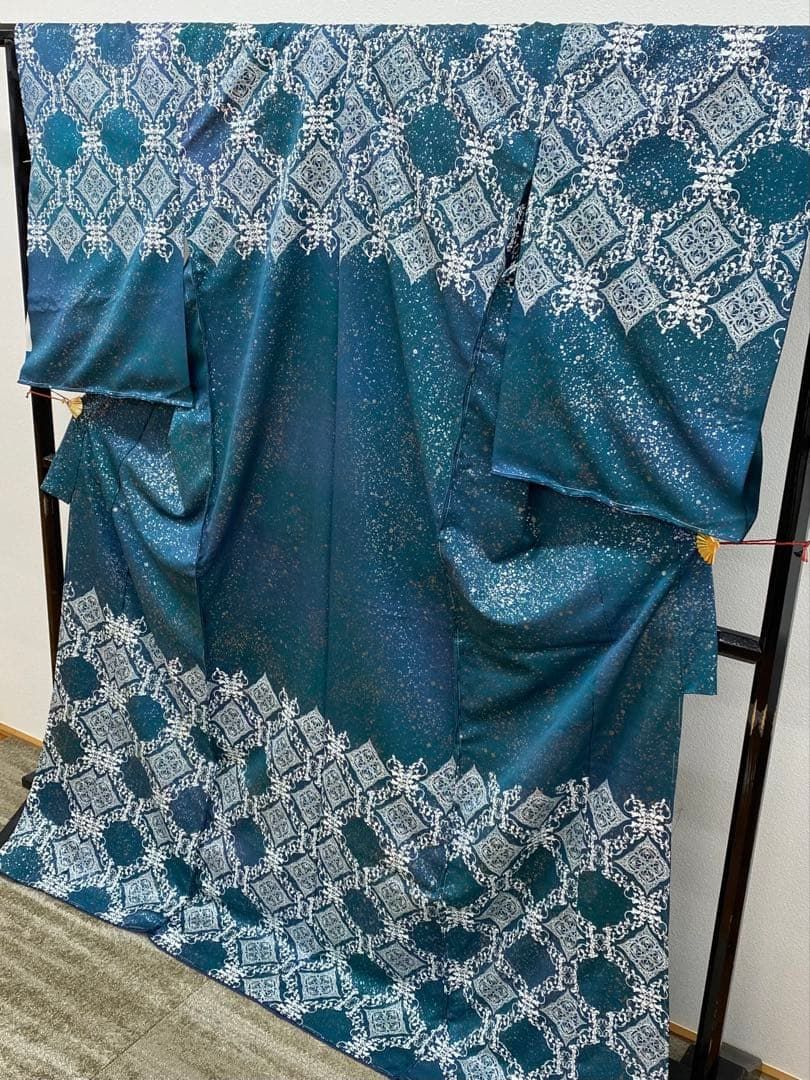 訪問着 未仕立て品 仮絵羽 銀通し 正絹 八掛付き 大衆演劇 舞台衣装 訪問着 仮絵羽 未仕立て品 横段 銀彩 正絹 八掛付き 舞台衣装 大衆演劇