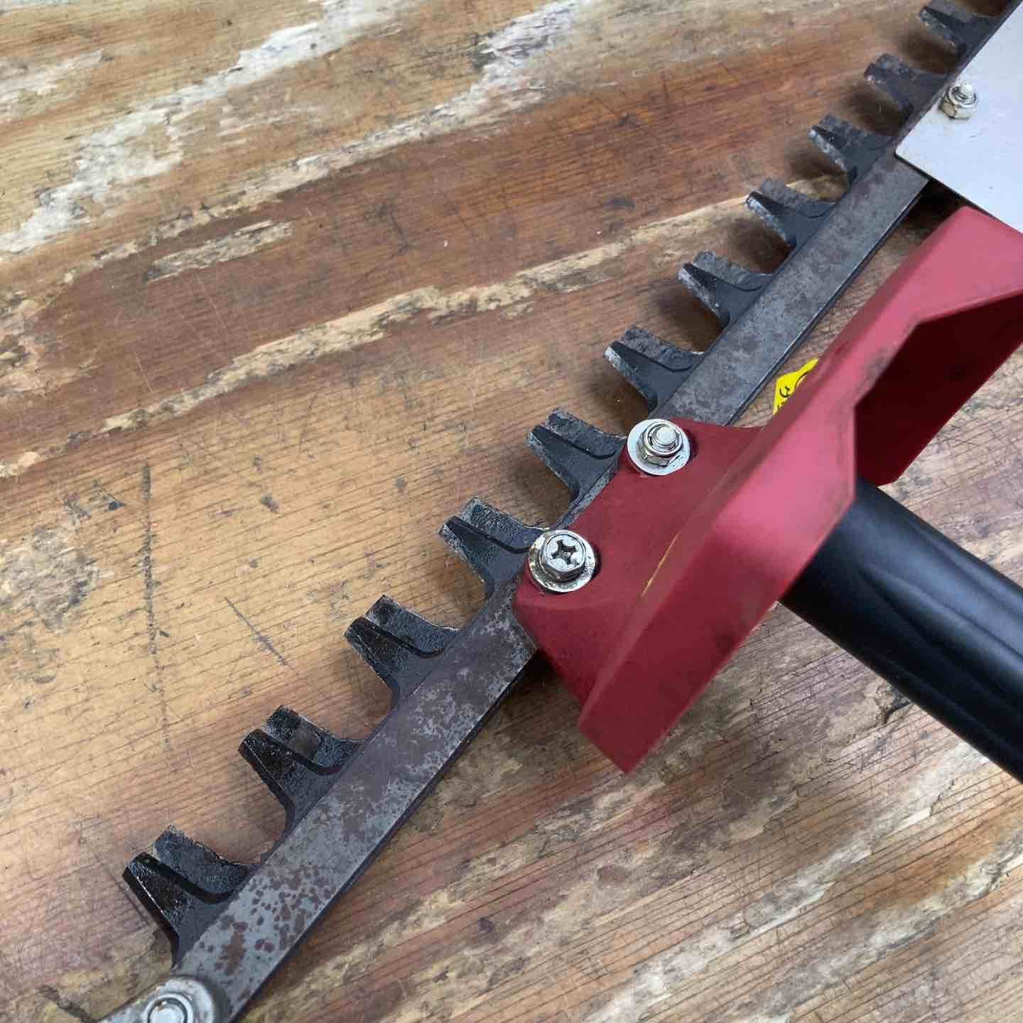 エンジンヘッジトリマ