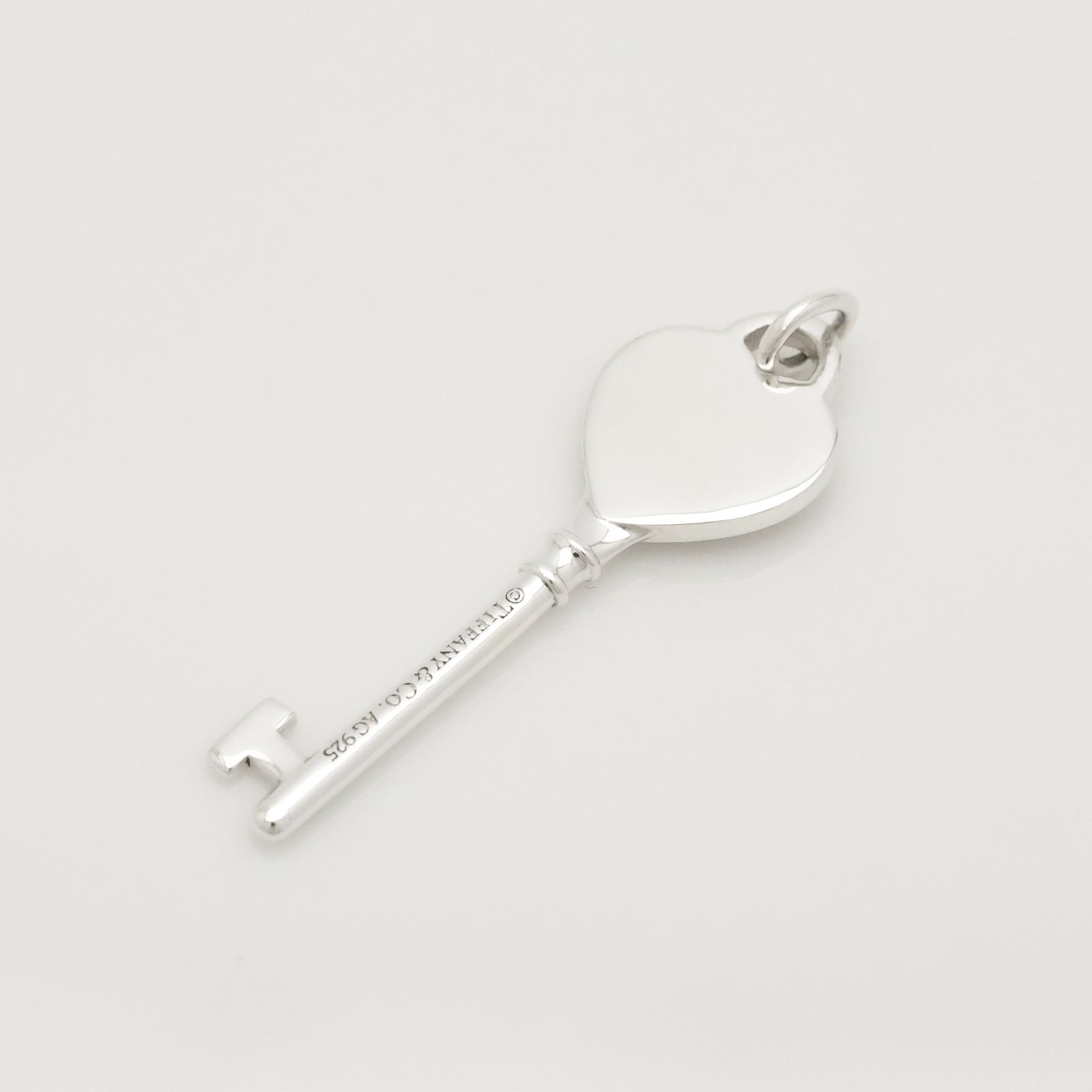 Tiffany & Co.　ティファニー　ハートチャーム 美品】ティファニー TIFFANY&Co. リターントゥ ティファニー ハート