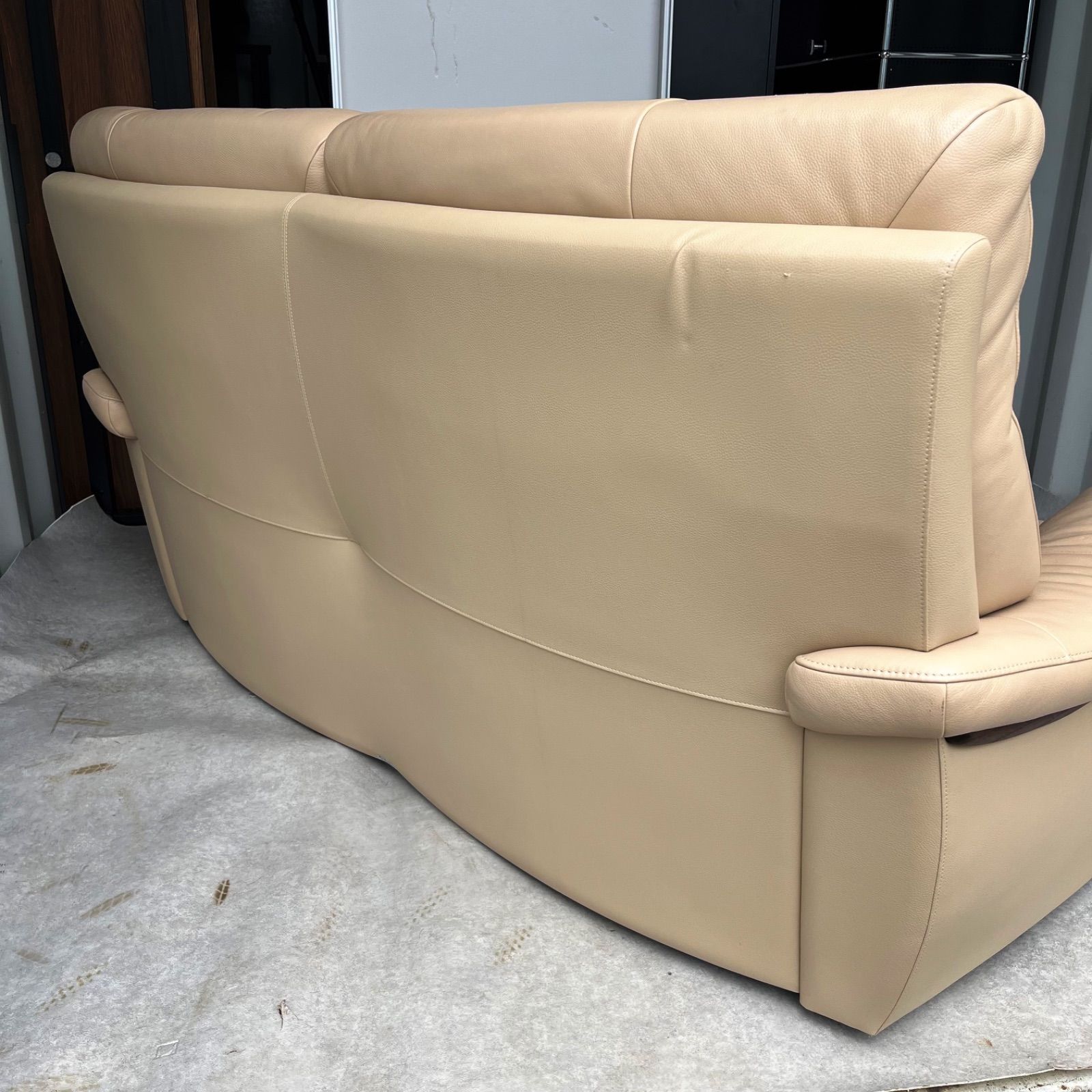 取付無料！カリモク チターノ ゼータ 北欧モダン 本革ベージュ2.5人