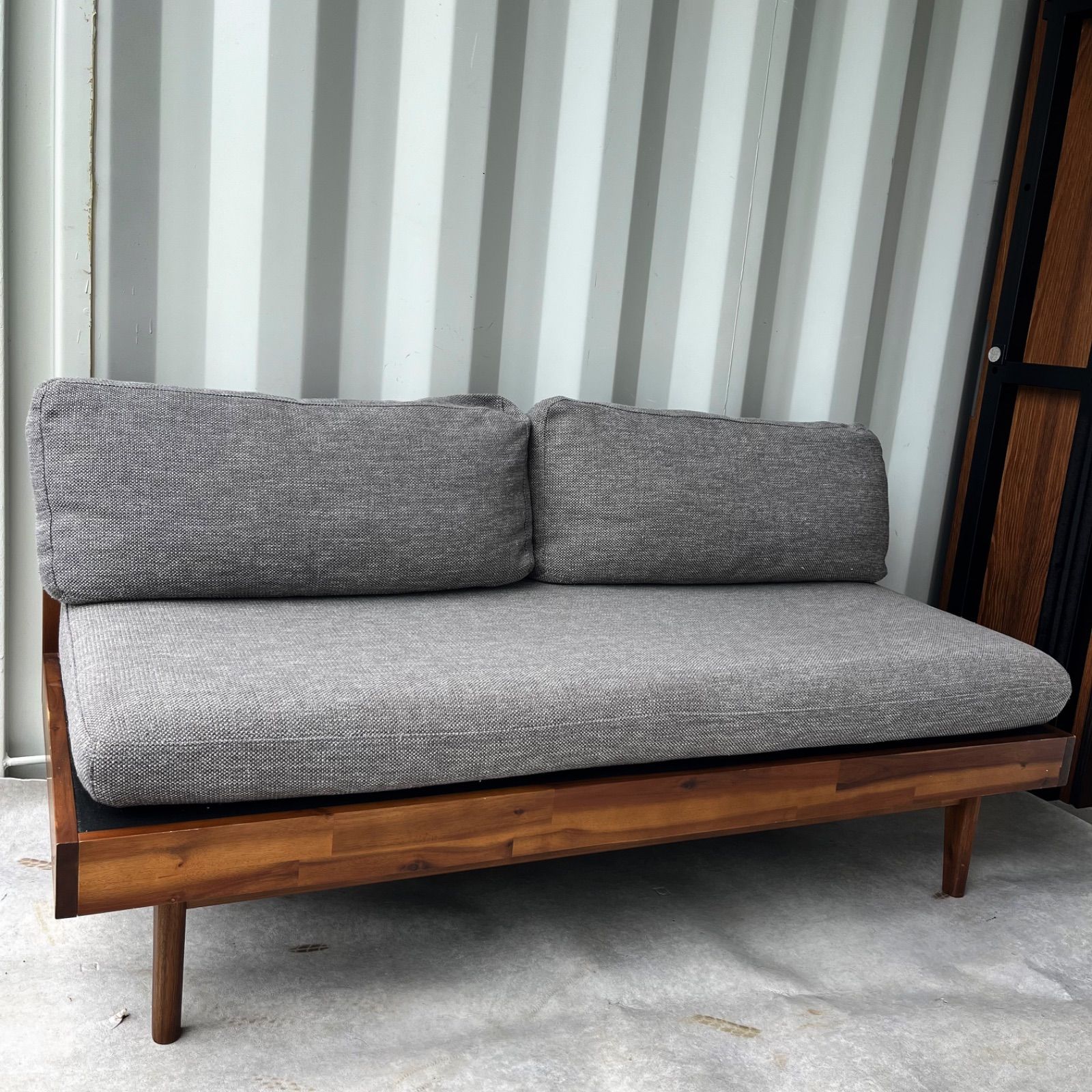 取付無料！ウニコ スウェラ ベンチバックレストw140 2北欧風人掛けソファ 取付無料！ウニコ スウェラ ベンチバックレストw140 2北欧風人掛け