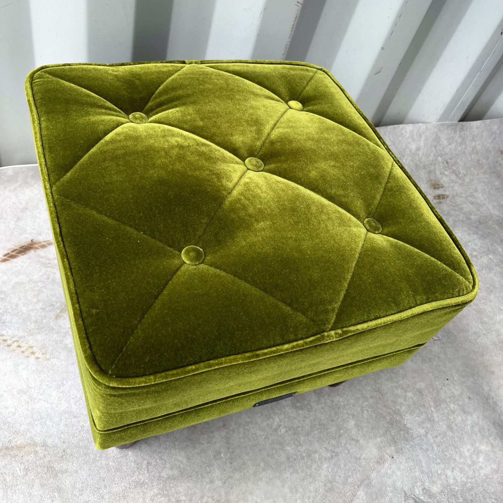 カリモク60 kチェア ロビーチェア モケットグリーンオットマン