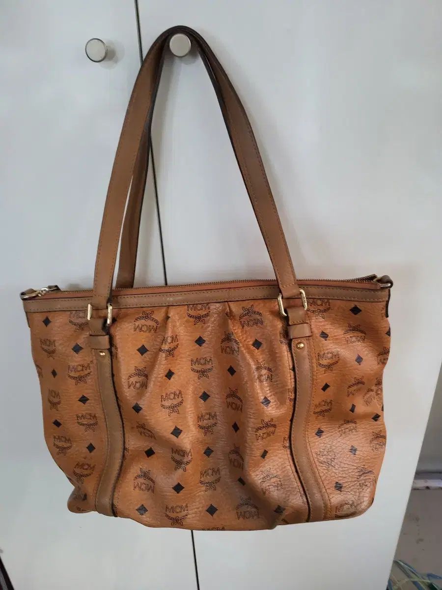 MCM ロゴ 2024 パータン トートバッグ ブラウン MCM ロゴプリント