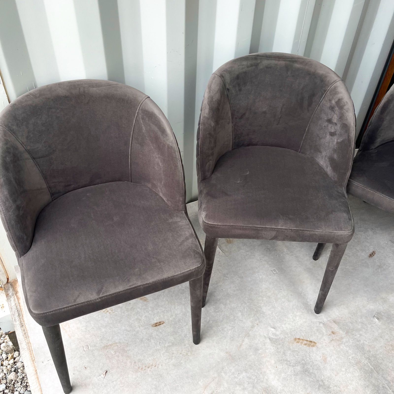 取付無料！モーダエンカーサ ベロア調ダークグレー ホールドチェア4脚