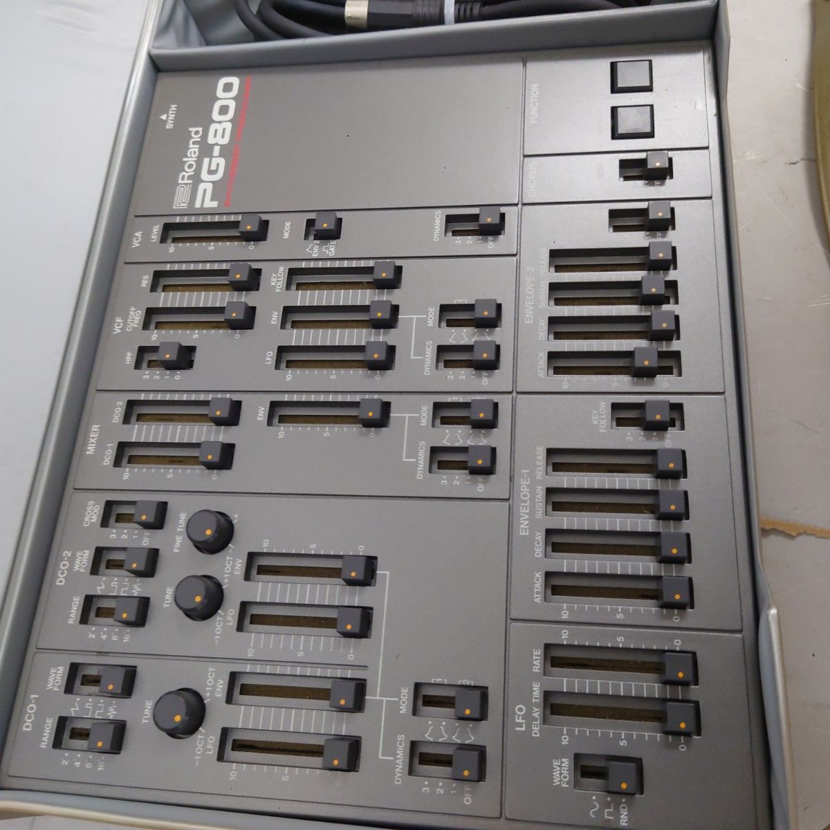 Roland PG-800 Synthesizer Programmer 動作品 ケーブル付き ケース 