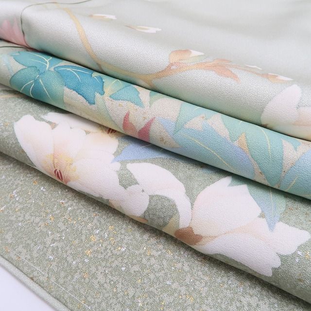 爽やかに映える牡丹の気品