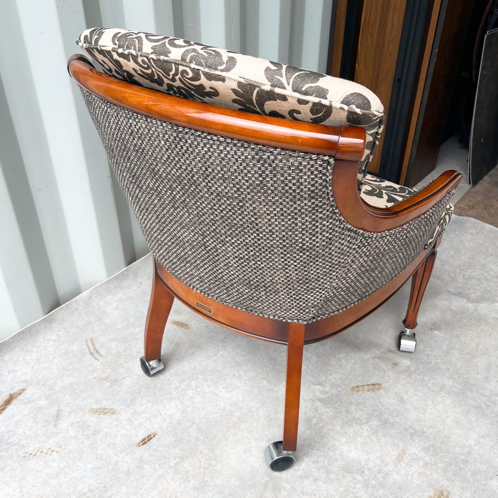 取付無料！マルニ木工 ブリタニア 英国風クラシック キャスター付き