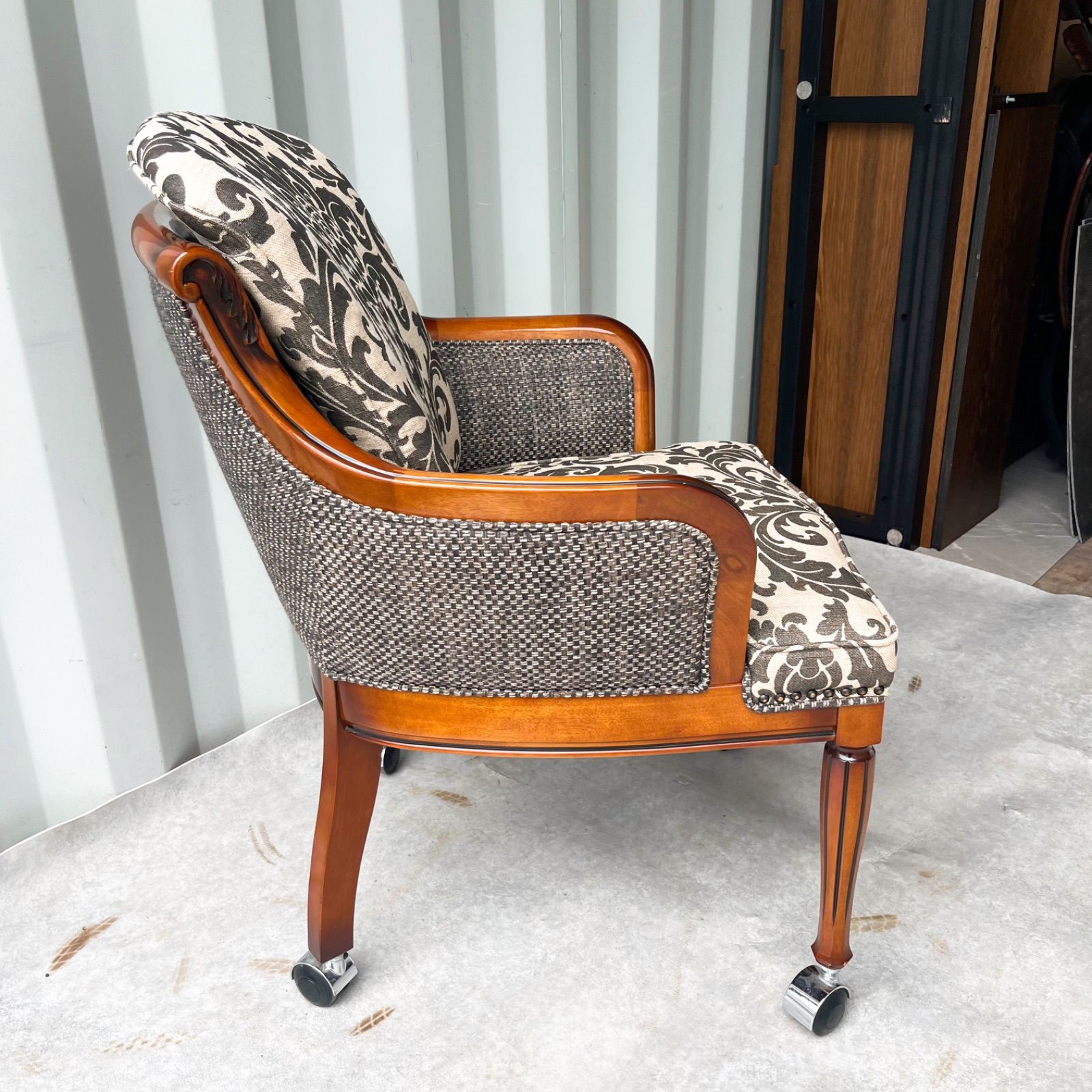 取付無料！マルニ木工 ブリタニア 英国風クラシック キャスター付きパーティチェア 取付無料！マルニ木工 ブリタニア 英国風クラシック キャスター付き