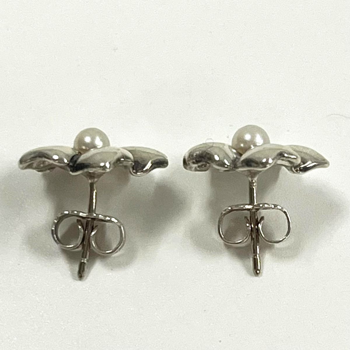 ティファニー TIFFANY&Co. フラワー パール　ピアス AG925 TIFFANY&Co. ティファニー フラワーパール ピアス シルバー 925 - メルカリ