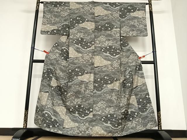 平和屋着物 石川県指定無形文化財 牛首紬 白山工房 手織り 立波花鳥文 正絹 AABC4842zg