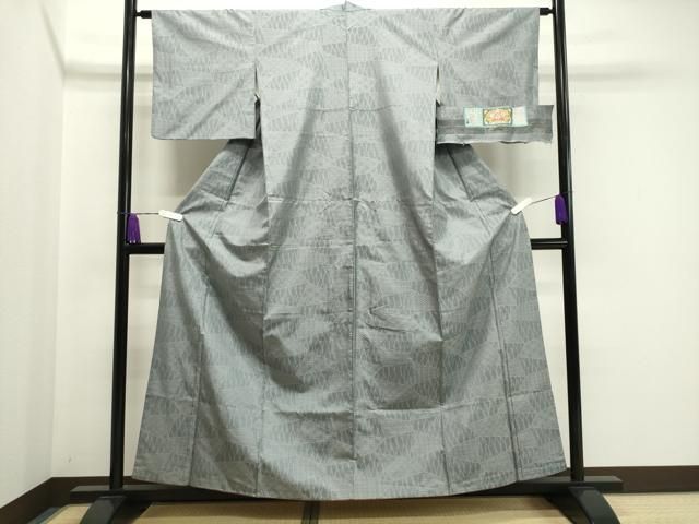 平和屋着物●本場大島紬　白大島　切嵌吉祥文　ほてい屋扱い　証紙付き　正絹　逸品　CAAY8367gh 平和屋着物○本場大島紬 白大島 切嵌吉祥文 ほてい屋扱い 証紙付き