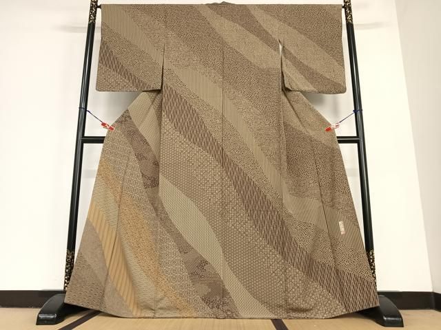 平和屋着物●訪問着　作家物　伊勢型紙一尾欣樹彫り　吉祥変わり間道　正絹　逸品　未使用　DABC2204ud 平和屋着物○伊勢型紙 一尾欣樹彫り 訪問着 吉祥文 ますいわ屋扱い