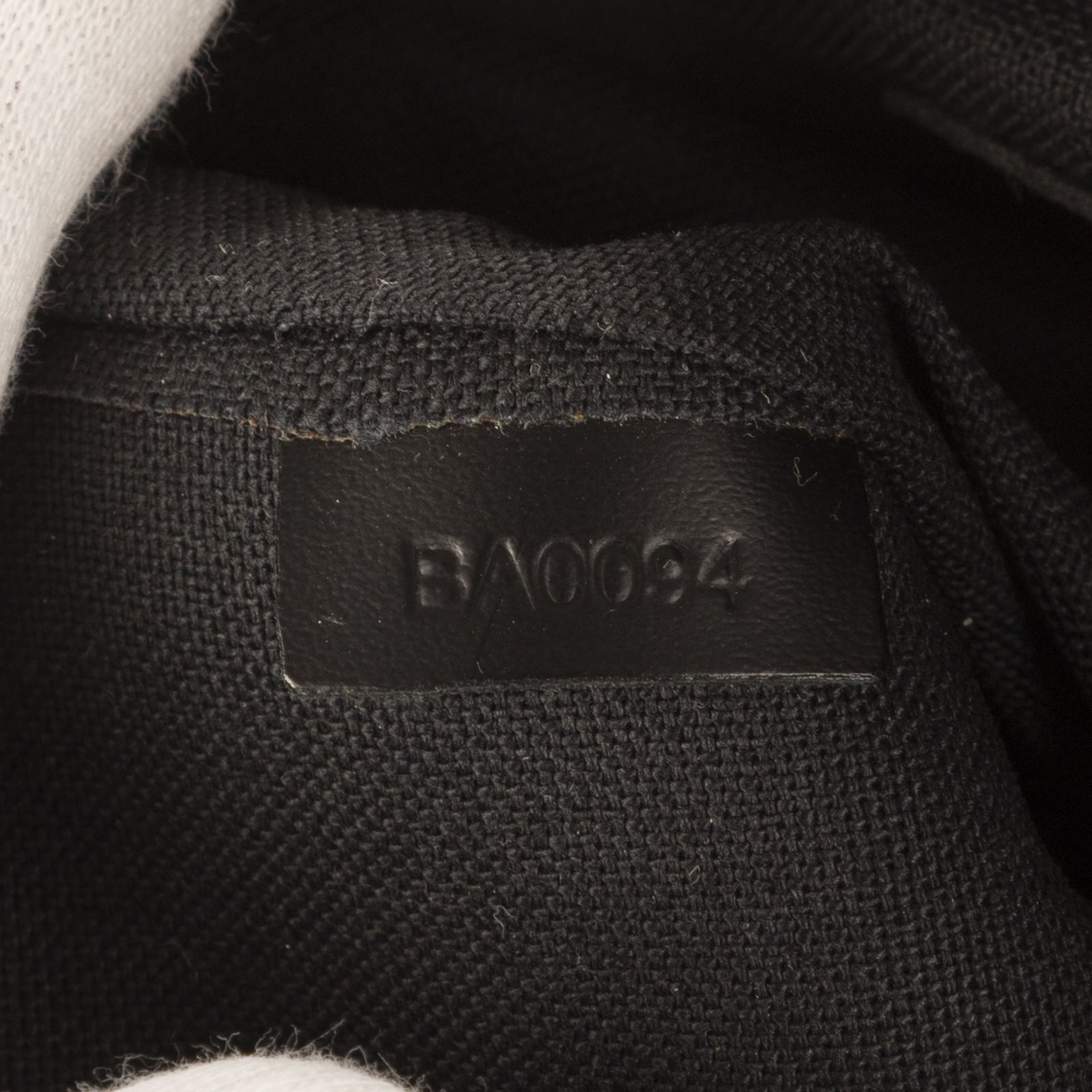 VUITTON ルイヴィトンサヤン緑タイガレザーA