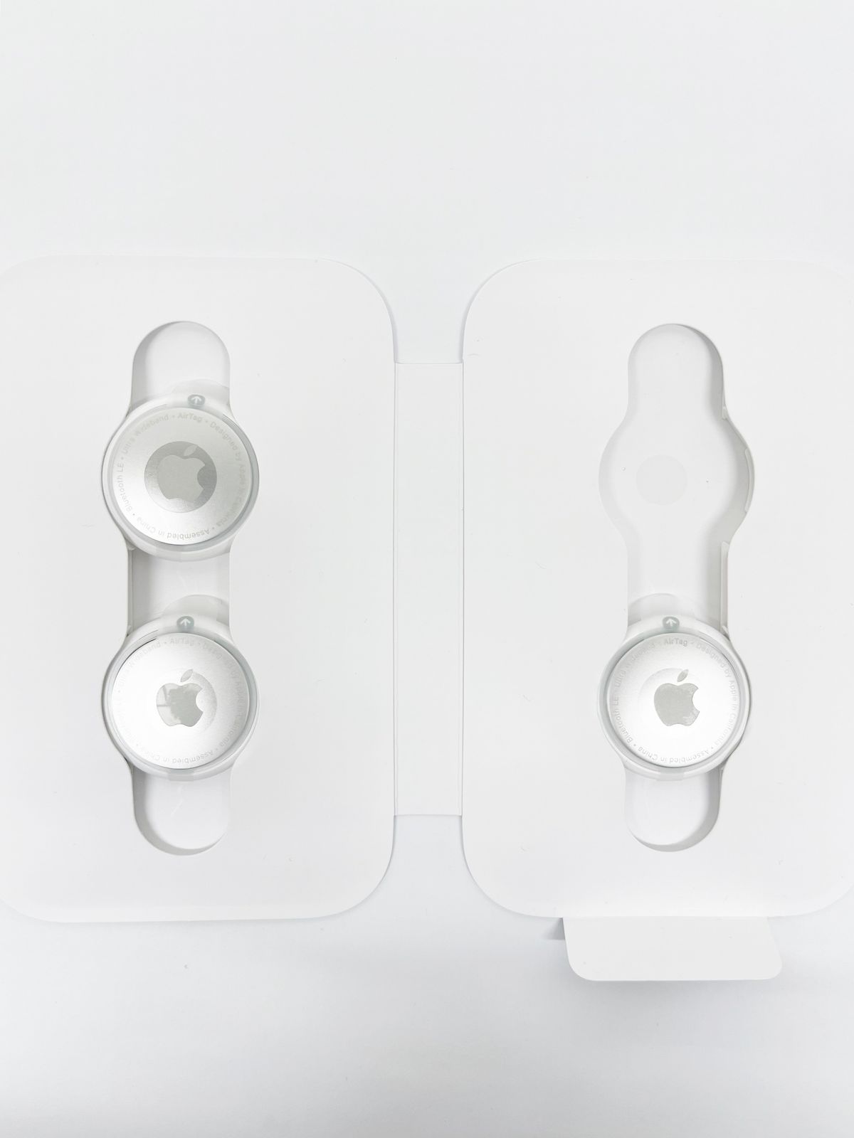 Apple AirTag 3個セット ホワイト 【公式通販】