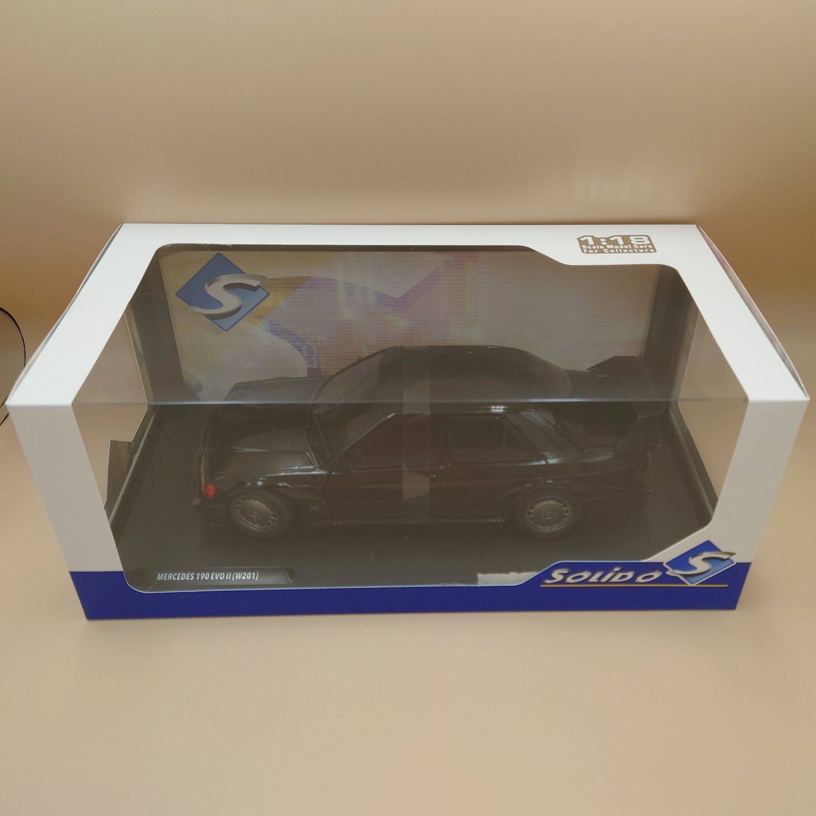 1/18 メルセデスベンツ 190 W201 EvoII ソリドワークス 1990 ブラック