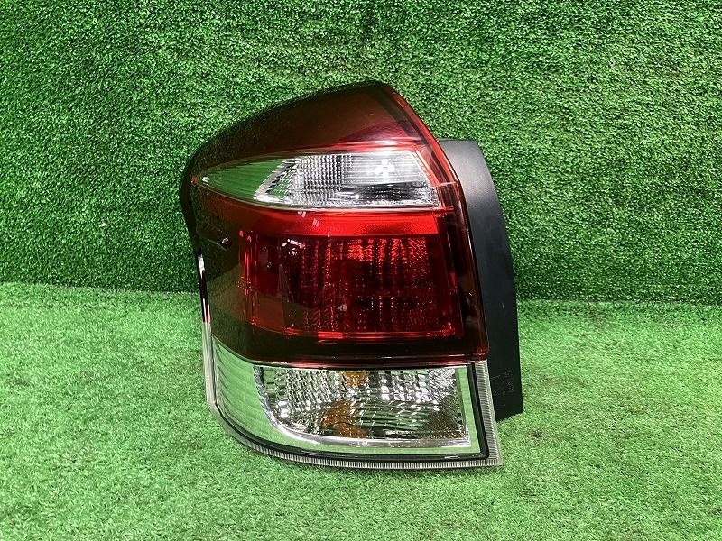 カローラフィールダー 左テールランプ カローラ DBA-NZE164G カローラ 