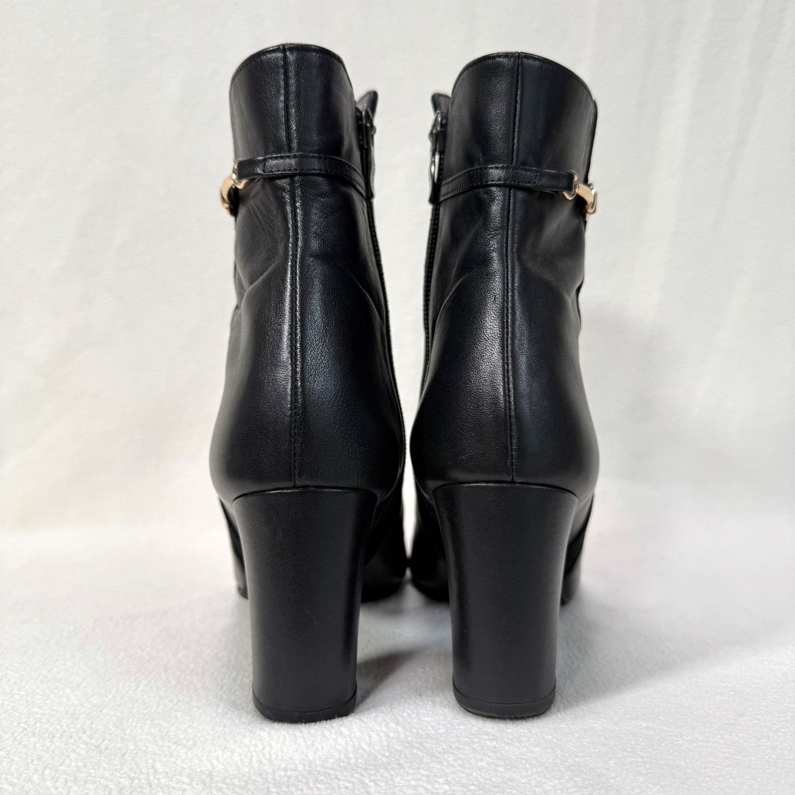 【良品・ゴールド金具】ダイアナ ポインテッドトゥ サイドジップ ブーツ レザー 良品・23.5✨ダイアナ 金具 サイドジップ ポインテッドトゥ ショート