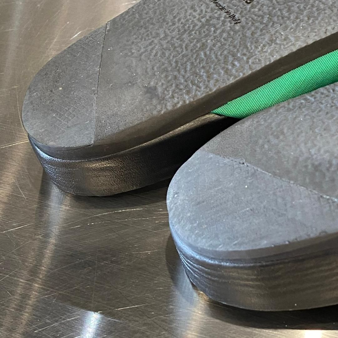 35 フラットサンダル