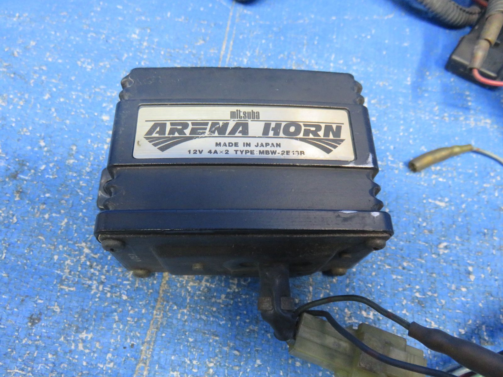 LA7372* 動作OK ミツバ アリーナホーン MITSUBA ARENA HORN /MBW-2E13R