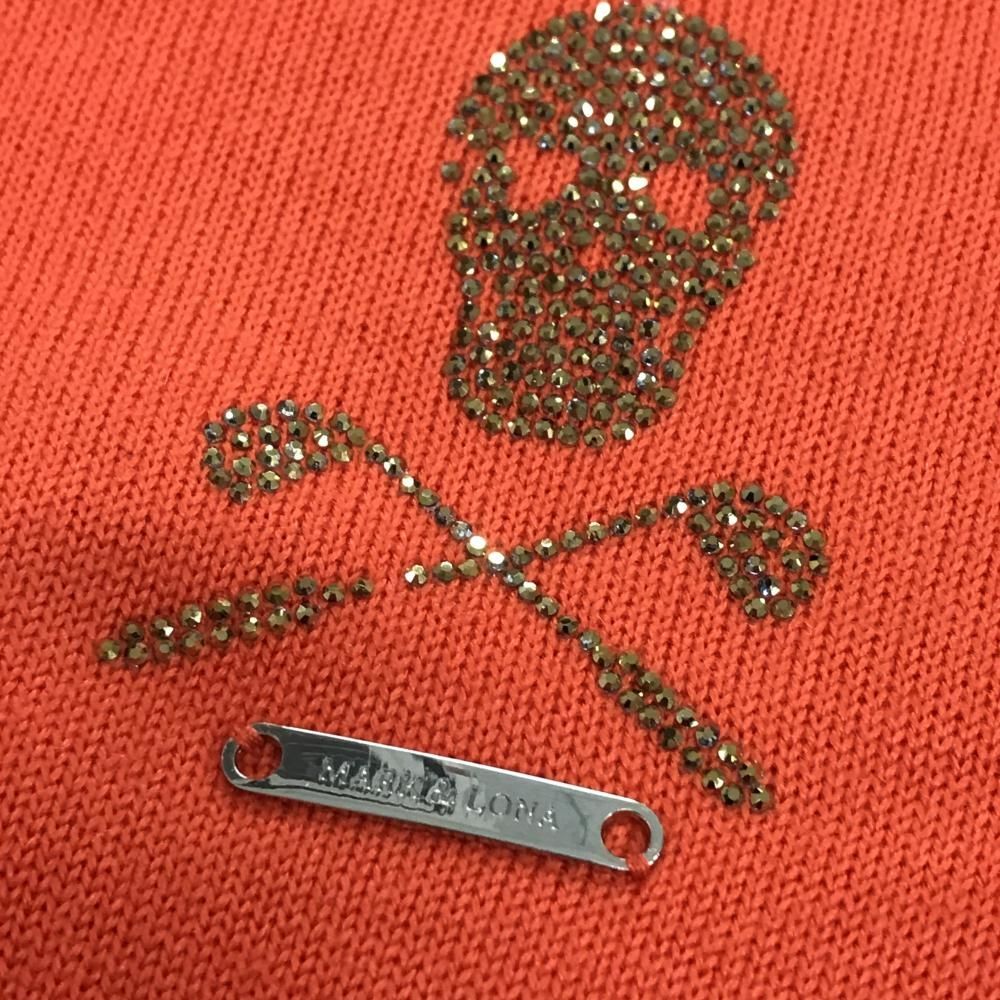 タグ付き未使用　マークアンドロナ　セーター　スカル　ニット　オレンジ　46 美品】マークアンドロナ セーター オレンジ×イエロー 背面ビッグスカル