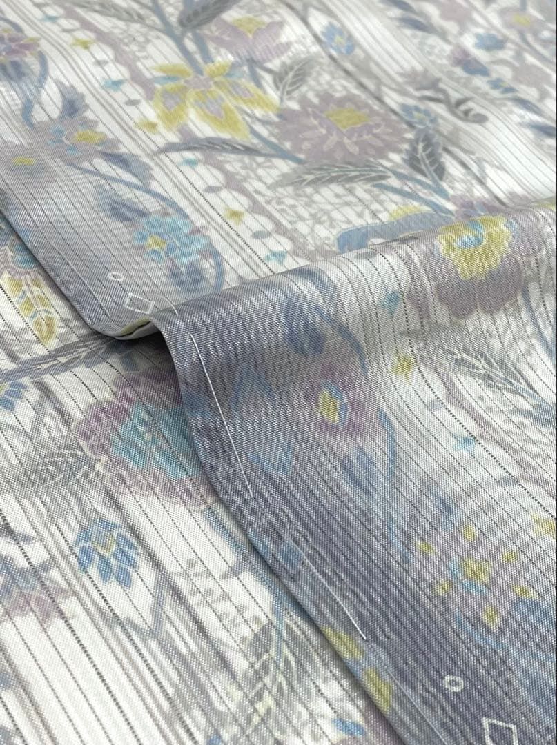 本場奄美大島 本場大島紬 変わり市松 吉祥文様 正絹 地球印 躾糸付き X411 本場奄美大島 本場大島紬 変わり市松 吉祥文様 正絹 地球印 躾糸付き X411