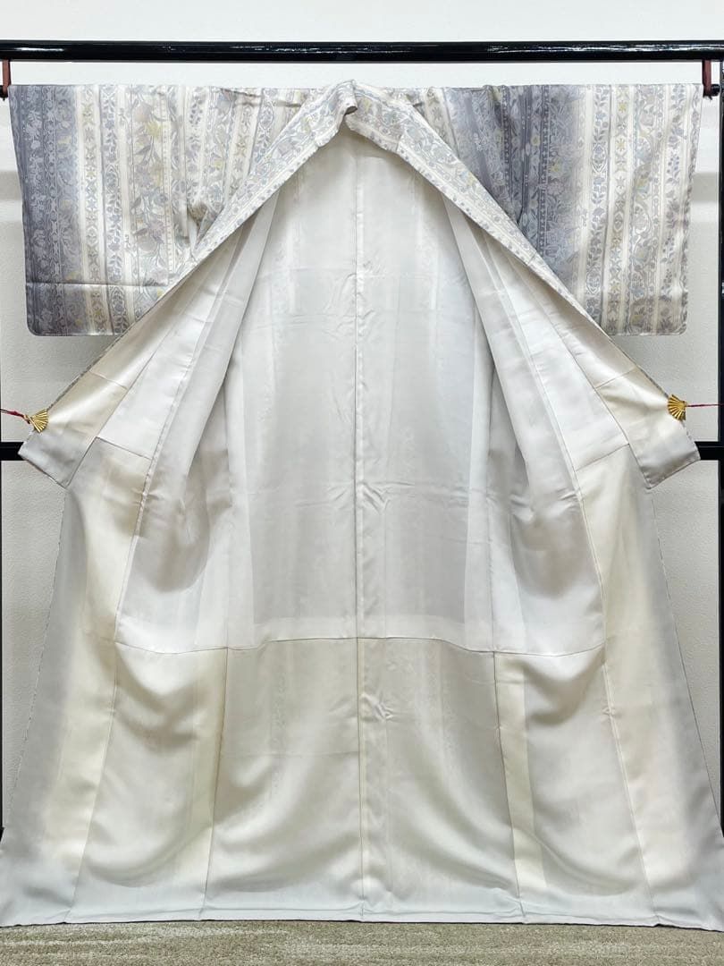 本場縞大島 染大島 訪問着 本場大島紬 総柄 更紗文様 正絹 旗印 躾糸付き 本場縞大島 染大島 訪問着 本場大島紬 総柄 更紗文様 正絹 旗印 躾