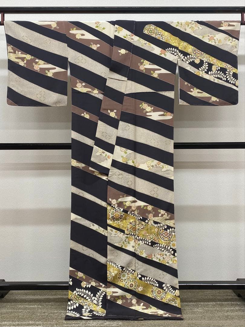 吉澤の友禅 訪問着 金駒 金彩 ちりめん 正絹 躾糸付き - メルカリ