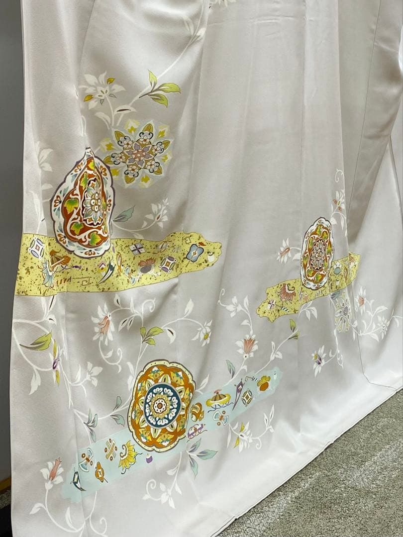 訪問着 蔓草文様 型友禅 金彩 紋意匠 正絹 躾糸付き 暗い茶系 型友禅 訪問着 金彩 紋意匠 茶屋辻文様 正絹 躾糸付き