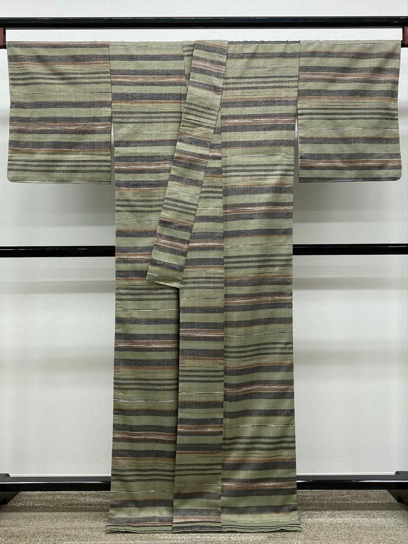 郡上紬 横段 草木染 正絹 躾糸付き K556 - メルカリ