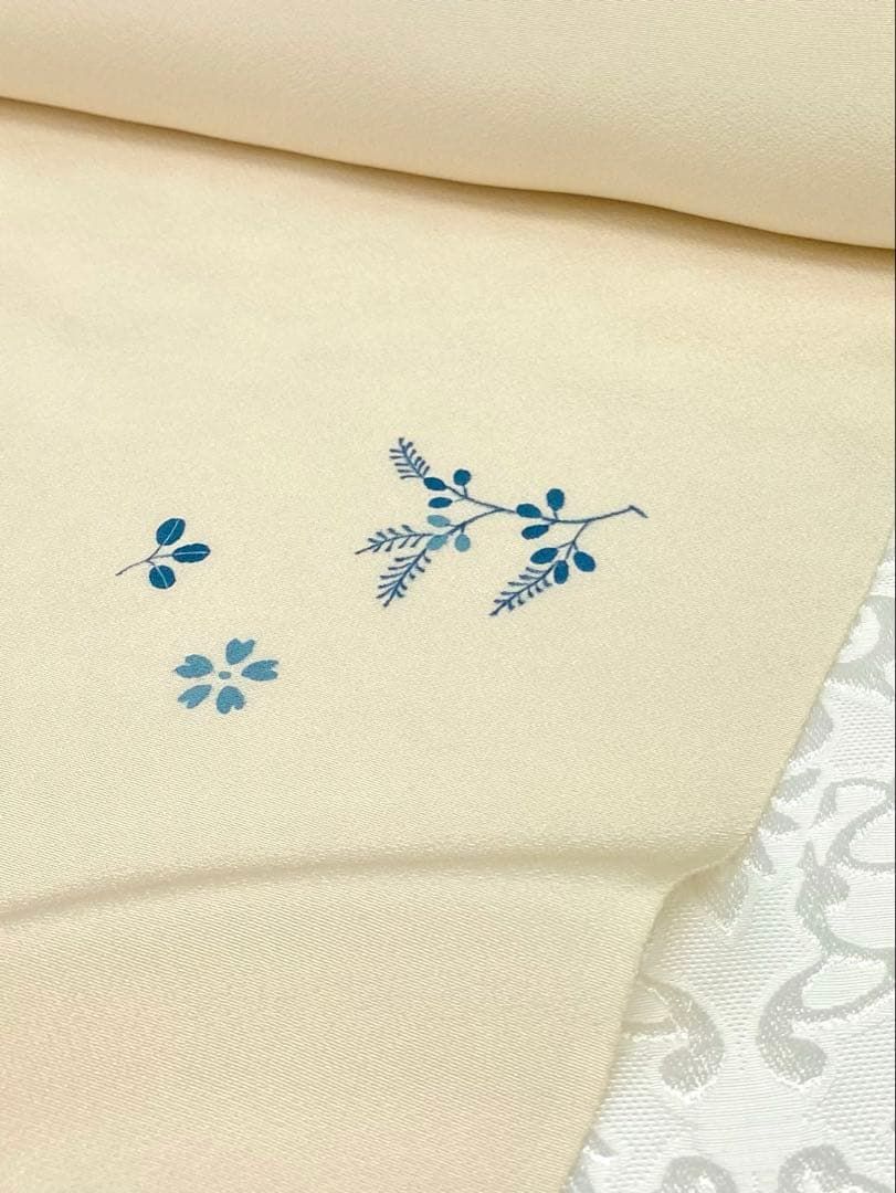 五代 田畑喜八 落款入 京友禅 小紋 反物 「萩折枝に桜」 浜ちりめん 正絹 五代 田畑喜八 落款入 京友禅 小紋 反物 「萩折枝に桜」 浜ちりめん