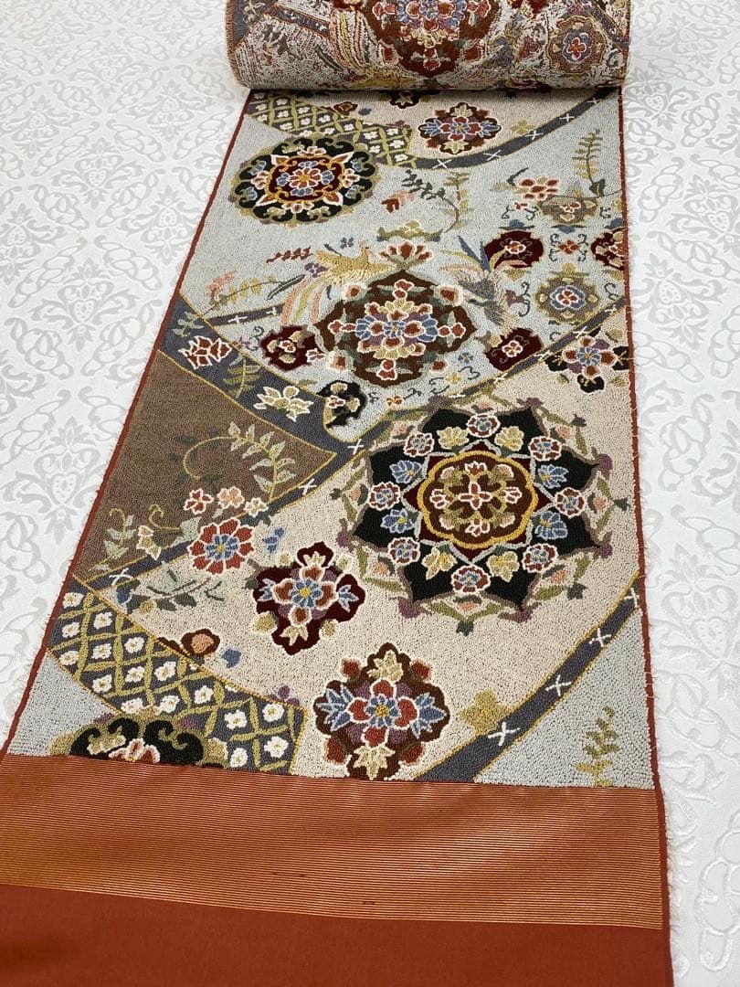 手刺繍 彩美刺繍 スリーシーズン 袋帯 反物 未仕立て品 金糸 正絹 帯裏付き 手刺繍 彩美刺繍 スリーシーズン 袋帯 反物 未仕立て品 金糸 正絹 帯裏