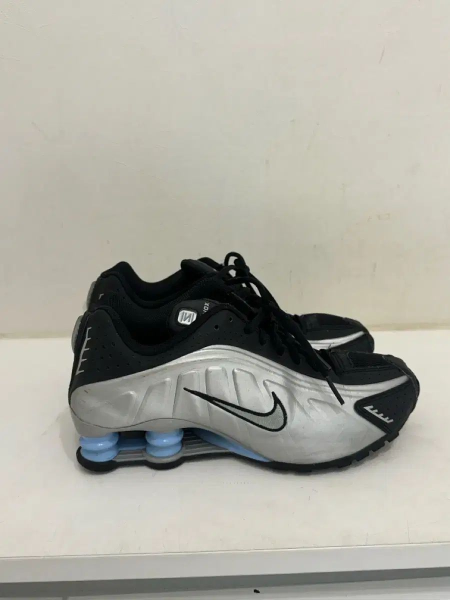 ナイキ ショックス メタリック ブルー 240