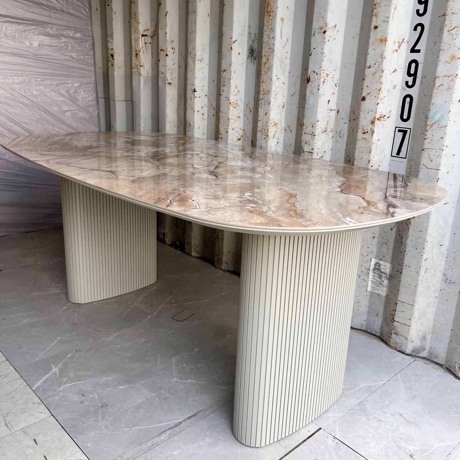 取付無料！ボーコンセプト サンティアゴ 大理石風ブラウンセラミックテーブル✨ 取付無料！ボーコンセプト サンティアゴ 大理石風ブラウンセラミック