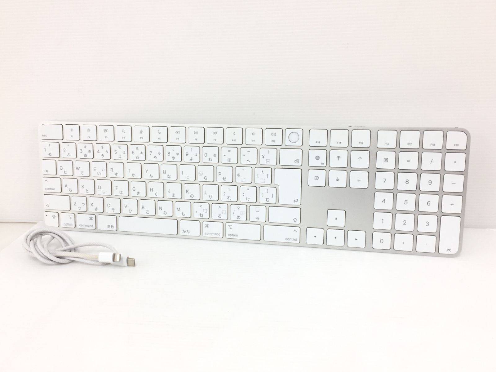 良品】Apple Touch ID搭載 Magic Keyboard A2520 テンキー付き
