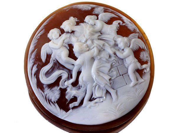 ジュエリー極】女性と天使たちの彫刻 シェルカメオルース 50.2mm×50.1