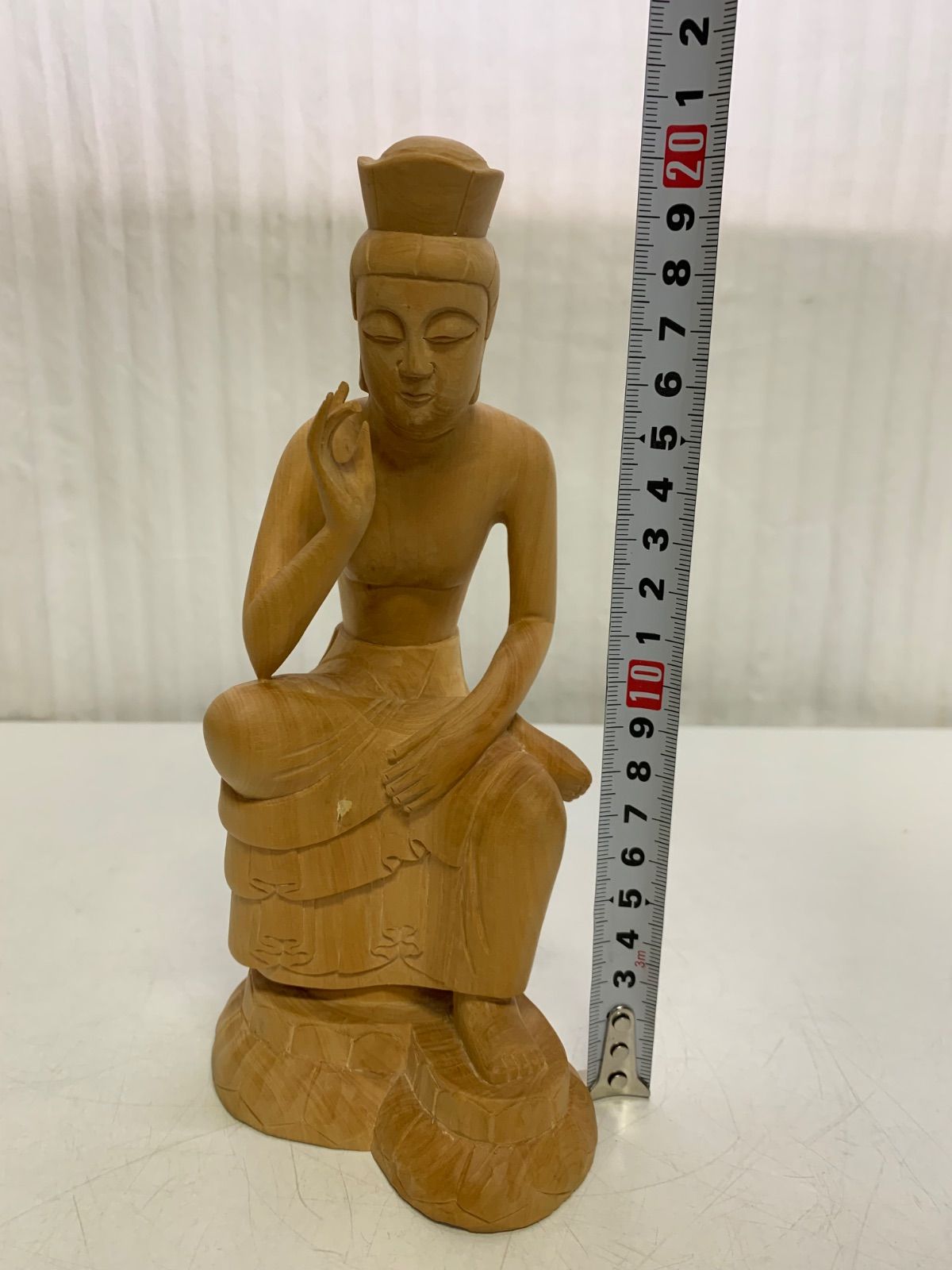 弥勒菩薩 国宝写 半跏思惟像 木彫調 仏像 彫刻 置物 風水 骨董