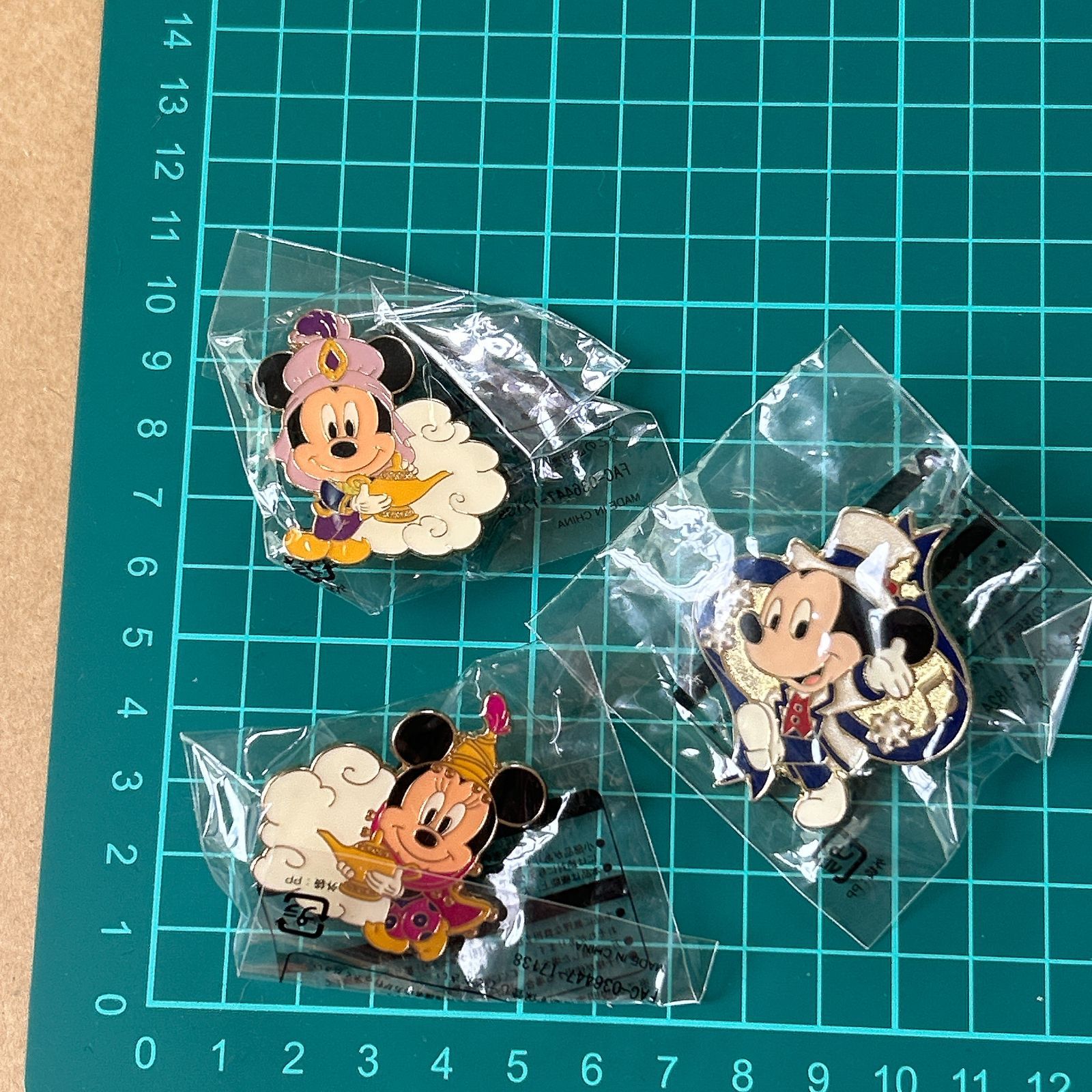 未開封☆TDS アブーズ・バザール ピンバッジ3個セット クリスマス 