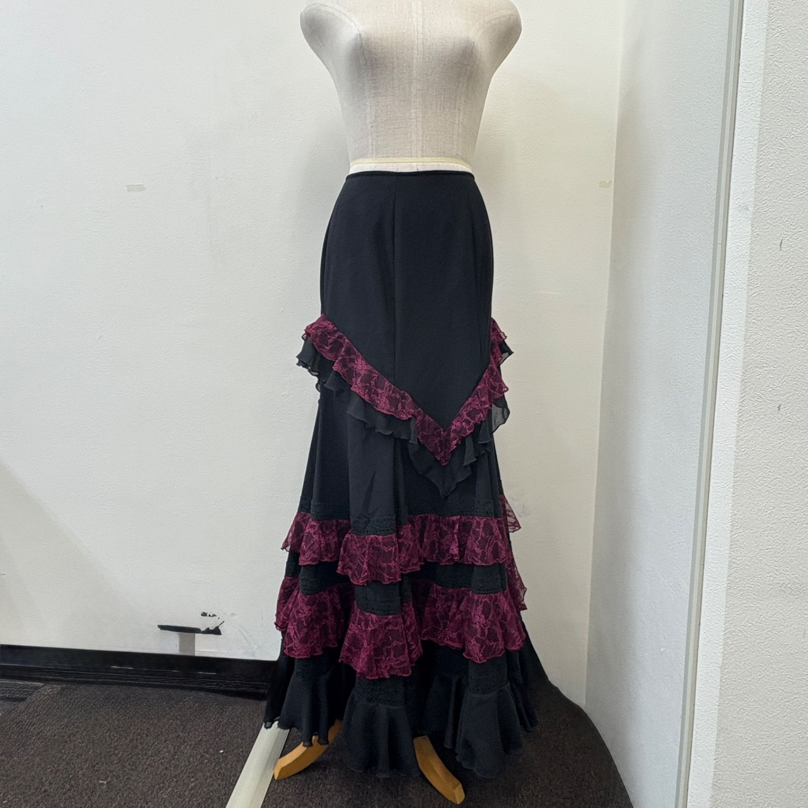 最終値下げ◆フラメンコ衣装ソニアジョーンズ 黒プリーツフリルハイウエストファルダ 最終値下げ◇フラメンコ衣装ソニアジョーンズ 黒プリーツフリルハイ