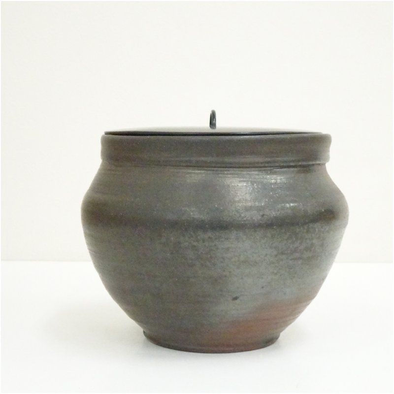 逢絢亭・新品】茶道具 水指 京焼 掻落し 真塗の塗蓋 黒石窯 共箱入り