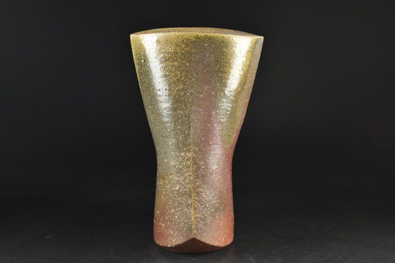 【新品未使用】備前焼 花瓶 奥本丸味 耳付花器 　　　　（作家：奥本 丸味） アウトレット 【蔵A5647a】備前 奥本丸味 花器 花瓶 共箱 2025年最新