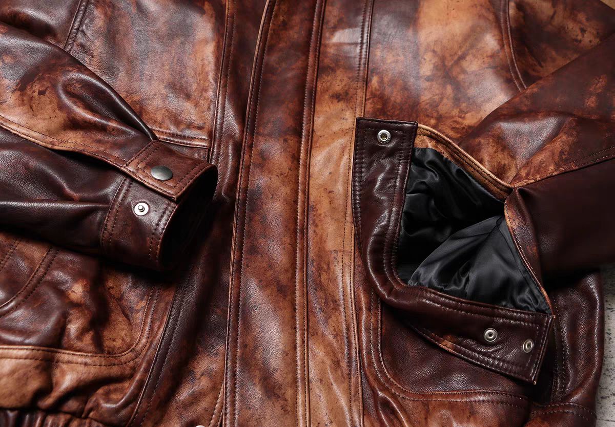 オーバーサイズのシープスキンコート 広めの襟デザイン