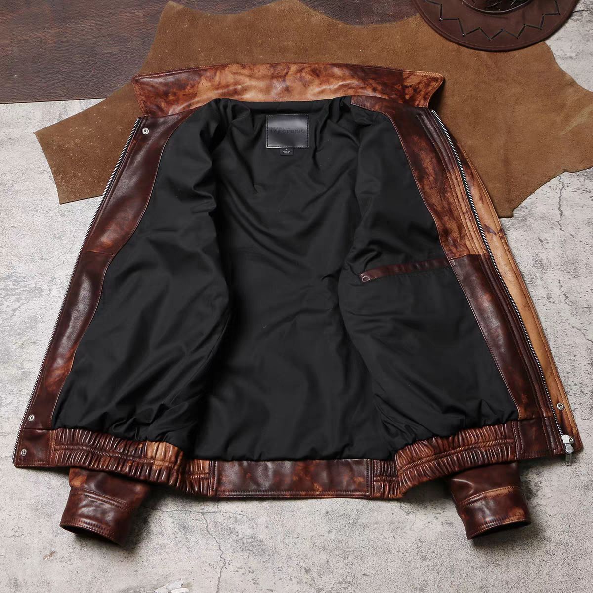 レトロ風ユーズド感のある男女兼用レザージャケット
