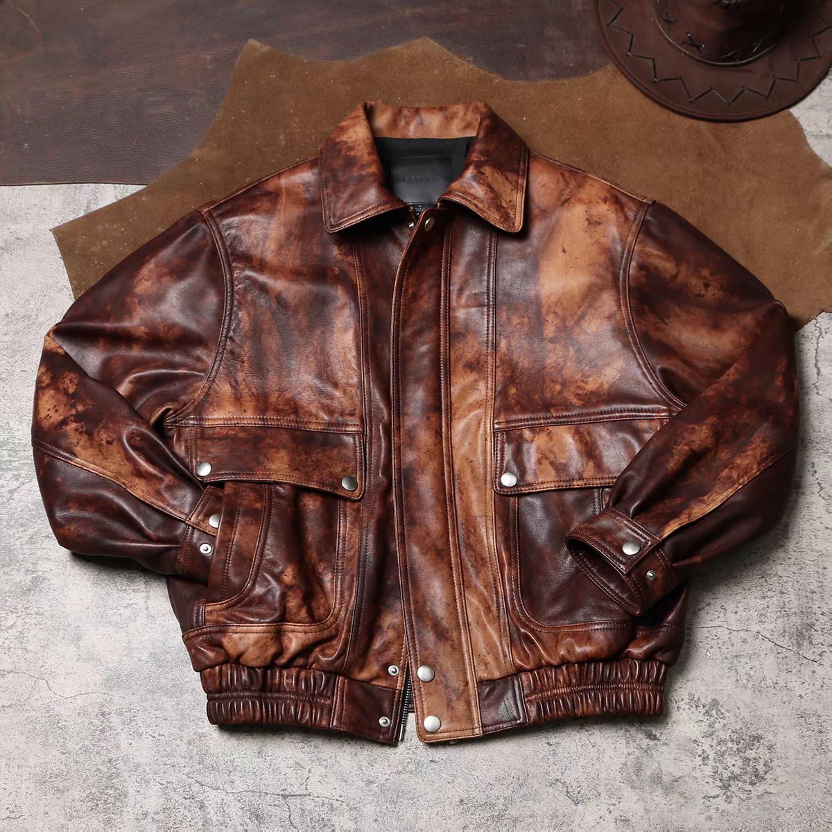レトロ風ユーズド感のある男女兼用レザージャケット