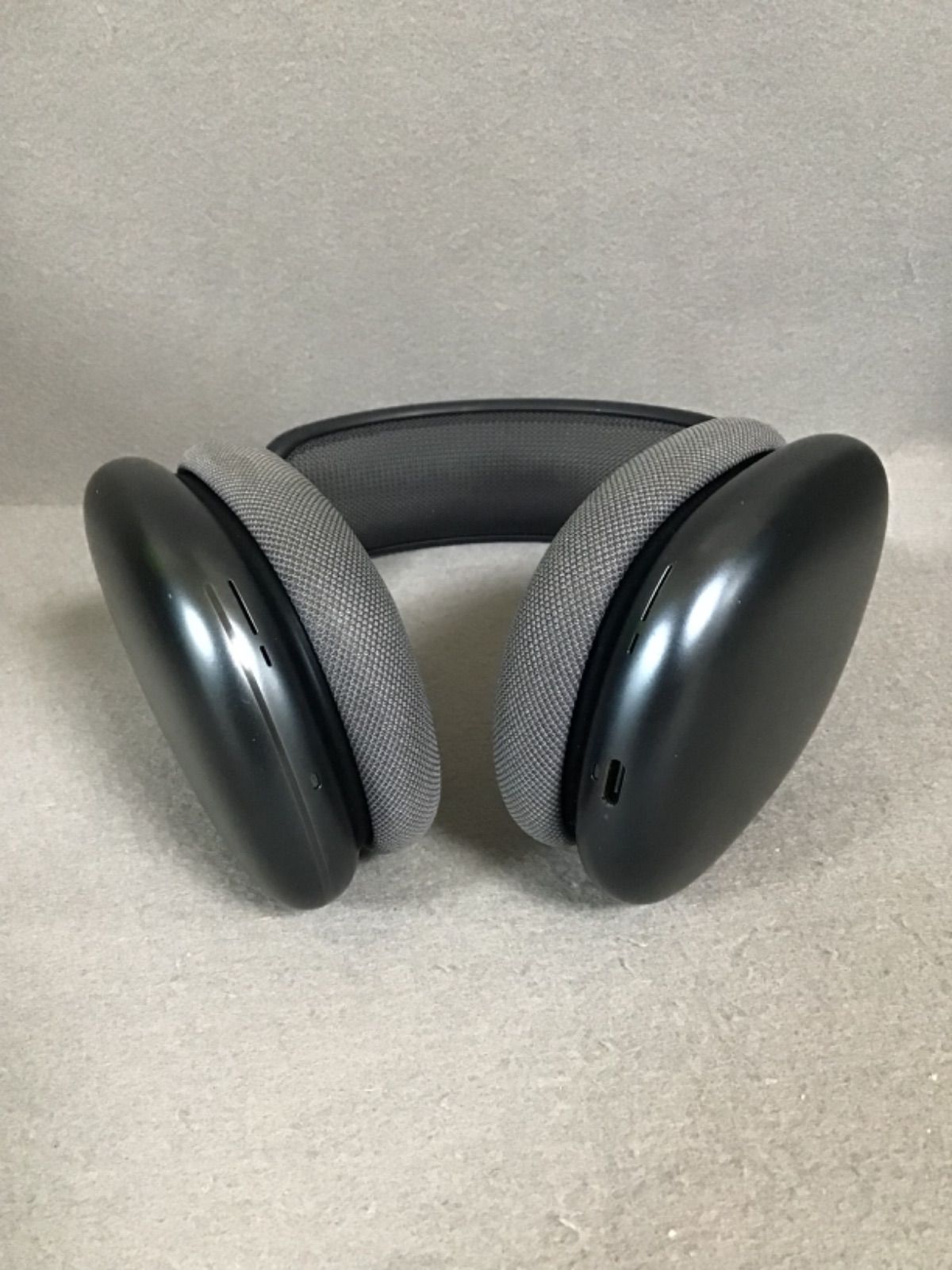 中古美品　AirPods Max ワイヤーレスヘッドホン　ミッドナイト色 中古美品 AirPods Max ワイヤーレスヘッドホン ミッドナイト色