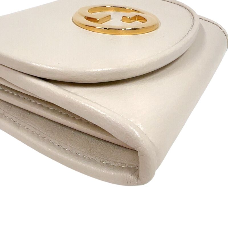 725219 アイボリー