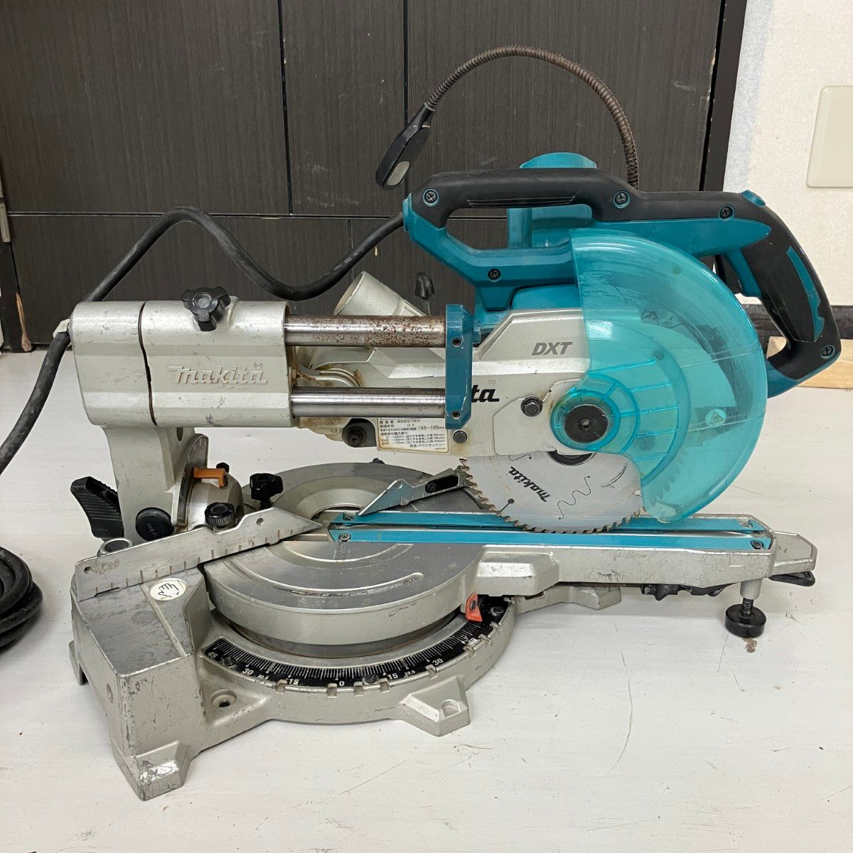 ЗЗMAKITA マキタ 100v 165mm スライド丸のこ LS0613FL ブルー