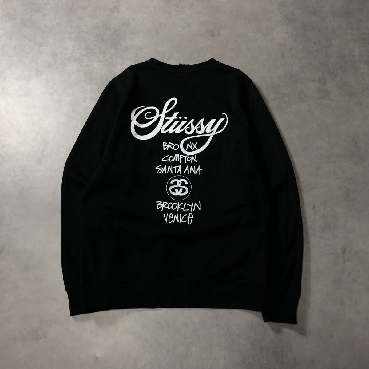 GQ3948◇STUSSY : ワールドツアー スウェット◇L◇黒 ステューシー 